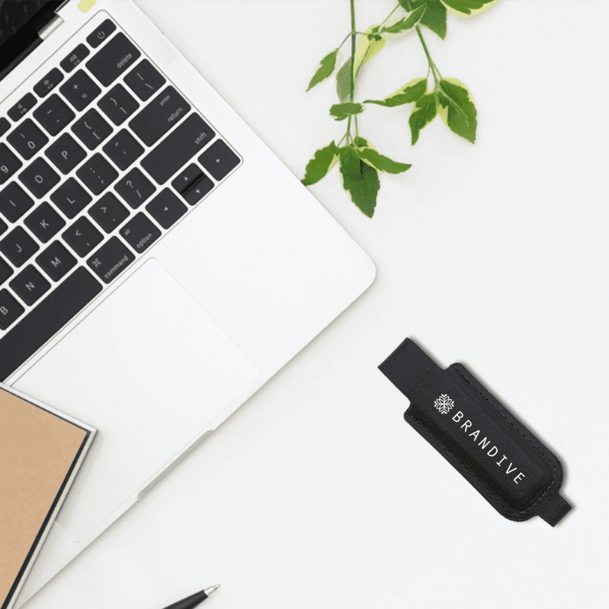 فلاش درايف جلدي أسود مع غلق مغناطيسي وشعار مضيء - 4