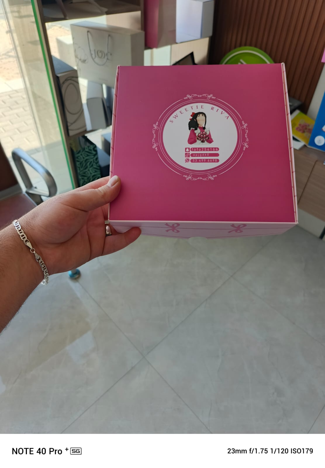 كيس ورقي مطبوع بشعار العميل — تصنيع درب برنت الرياض