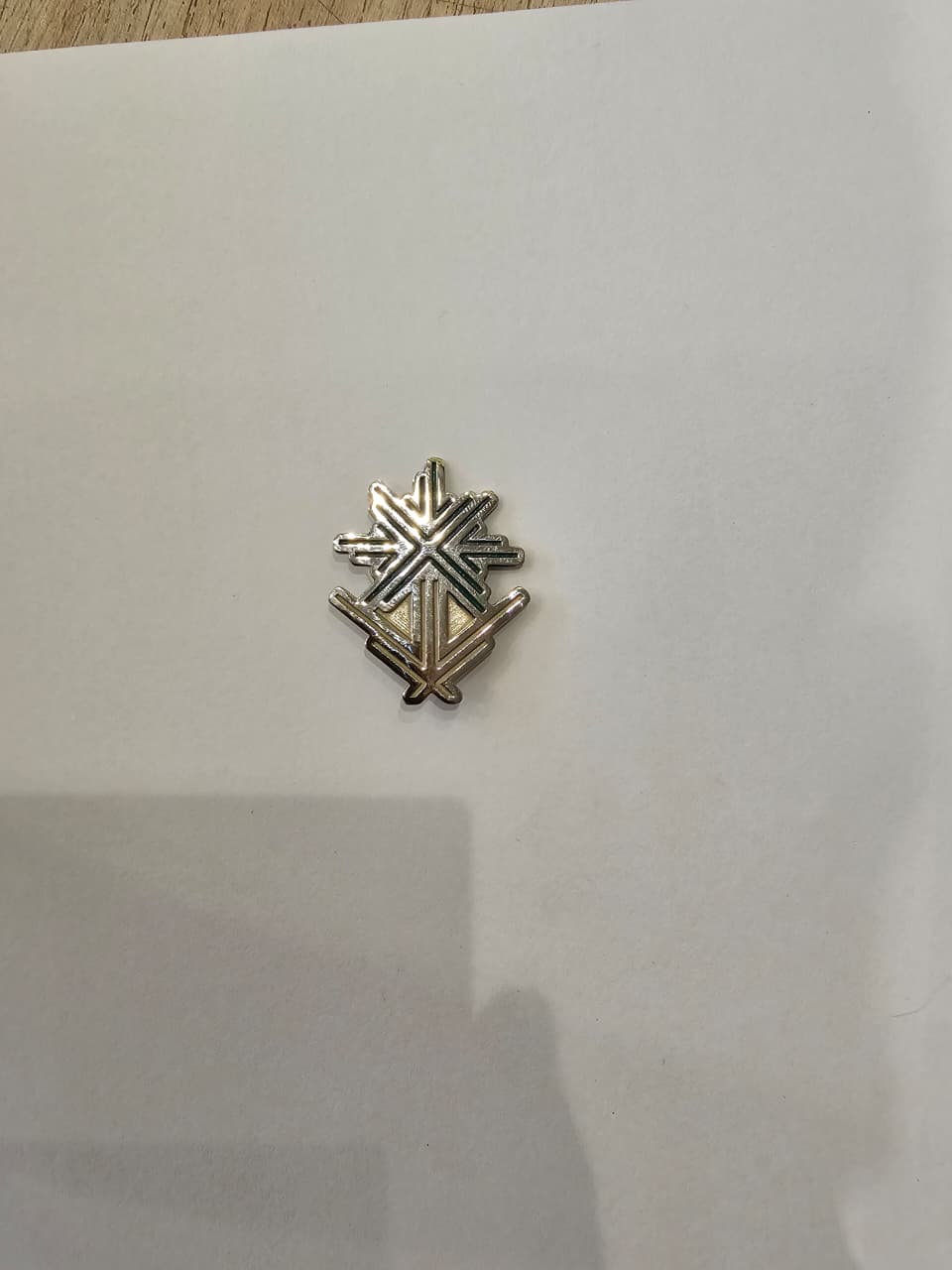 بروش مينا Soft Enamel اقتصادي — درب برنت